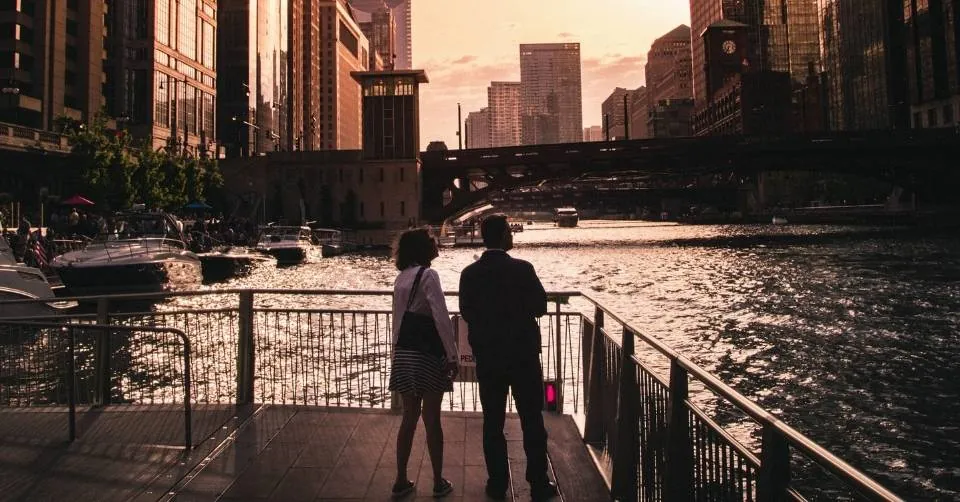 10 Best Free Dating Sites for Young Adults in Chicago  